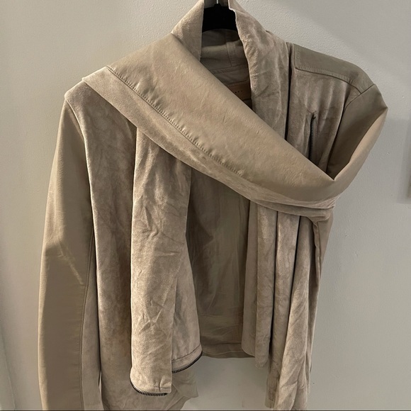 BLANKNYC FAUX SUEDE CARDIGAN W LEATHER SLEEVE - Picture 3 of 4